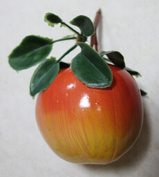 Муляж искусственный (яблоко круглое на ветке (красное)