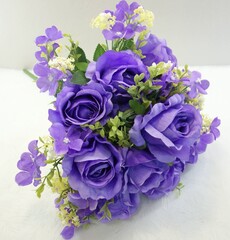 Роза искусственная с мимозой букет (фиолетовая)