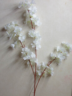 Сакура искусственная махровая ветка (белая)