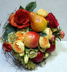 Декор композиция из искусственных цветов и фруктов (на каркасе)