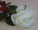 Роза искусственная ветка (белая)